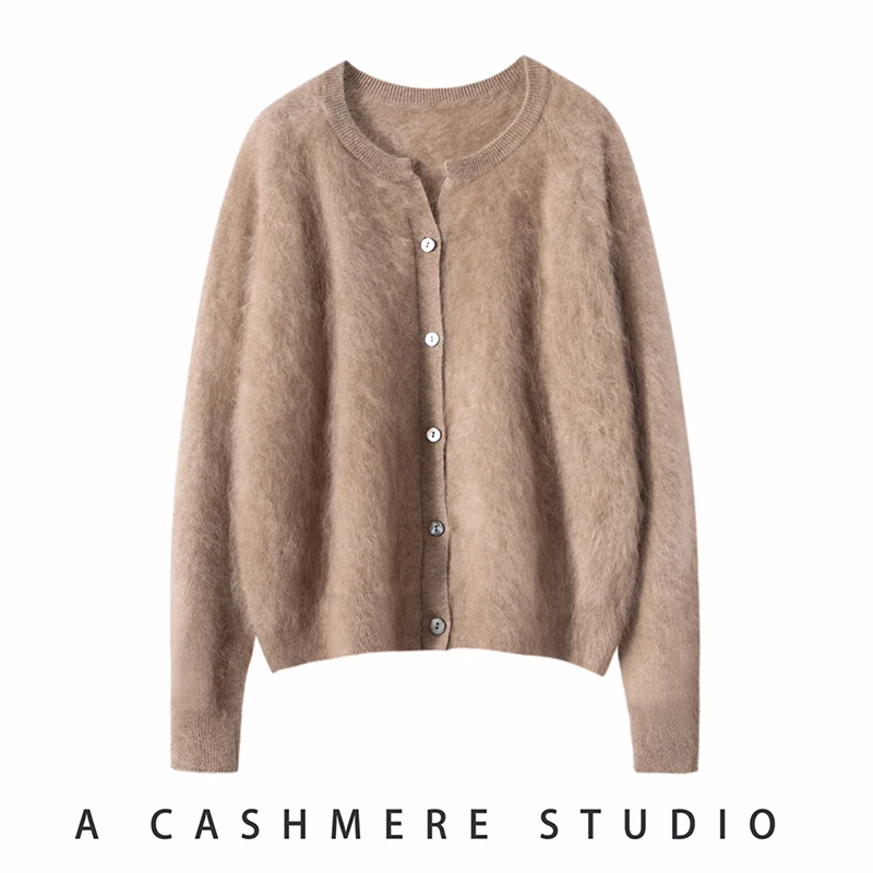 Новый женский матовый кардиган с круглым вырезом, 100% кашемир, повседневный и универсальный свитер, осень-зима, модное высококачественное вязаное пальто
Новый женский матовый кардиган с круглым вырезом, 100% кашемир, повседневный и универсальный свитер, осень-зима, модное высококачественное вязаное пальто