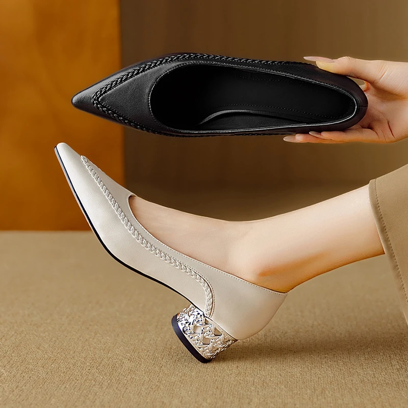 Women's New Spring and Autumn Genuine Leather Sheepskin Pointed Gold Plated Middle Heel Fashion Shoes Work Single Shoes
Women's New Spring and Autumn Genuine Leather Sheepskin Pointed Gold Plated Middle Heel Fashion Shoes Work Single Shoes