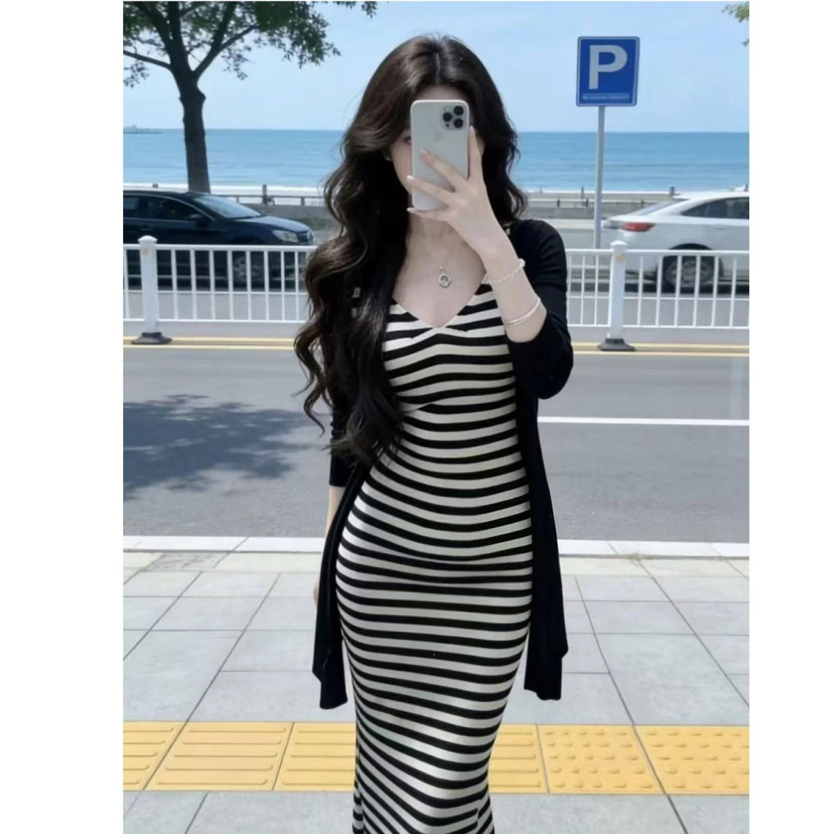 V-Neck Striped Wrap Dress Set Women's Style Spring 2026 Sexy Slim Fit Long Skirt Suit Casual Fashion Polyester Fiber
V-Neck Striped Wrap Dress Set Women's Style Spring 2026 Sexy Slim Fit Long Skirt Suit Casual Fashion Polyester Fiber