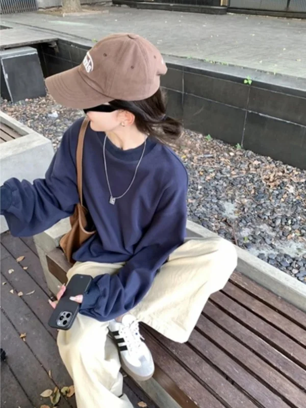 Новая женская винтажная толстовка свободного кроя 2025 года в королевском синем цвете, тонкая, в корейском стиле, шикарная, универсальная, средней длины, для повседневной носки
Новая женская винтажная толстовка свободного кроя 2025 года в королевском синем цвете, тонкая, в корейском стиле, шикарная, универсальная, средней длины, для повседневной носки