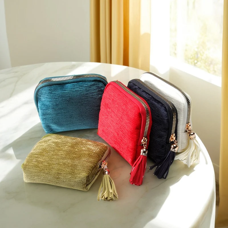 Portable Travel Mini Jewelry Bag DIY Beads Crystal Bracelet Storage Pouch Handheld Fashion Accessories Wallet for Souvenir Items
Portable Travel Mini Jewelry Bag DIY Beads Crystal Bracelet Storage Pouch Handheld Fashion Accessories Wallet for Souvenir Items