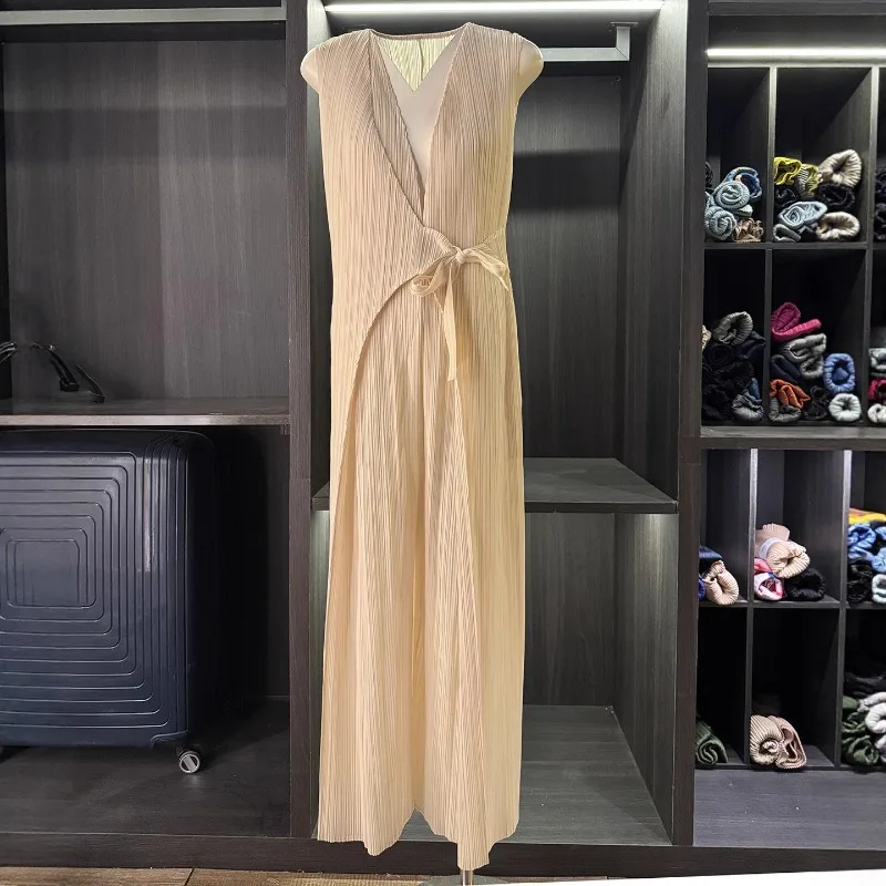 Miyake плиссированные женские комбинезоны премиум-класса, плиссированный цельный топ, широкие брюки, новинка лета 2025, простые брюки с баской 
Miyake плиссированные женские комбинезоны премиум-класса, плиссированный цельный топ, широкие брюки, новинка лета 2025, простые брюки с баской