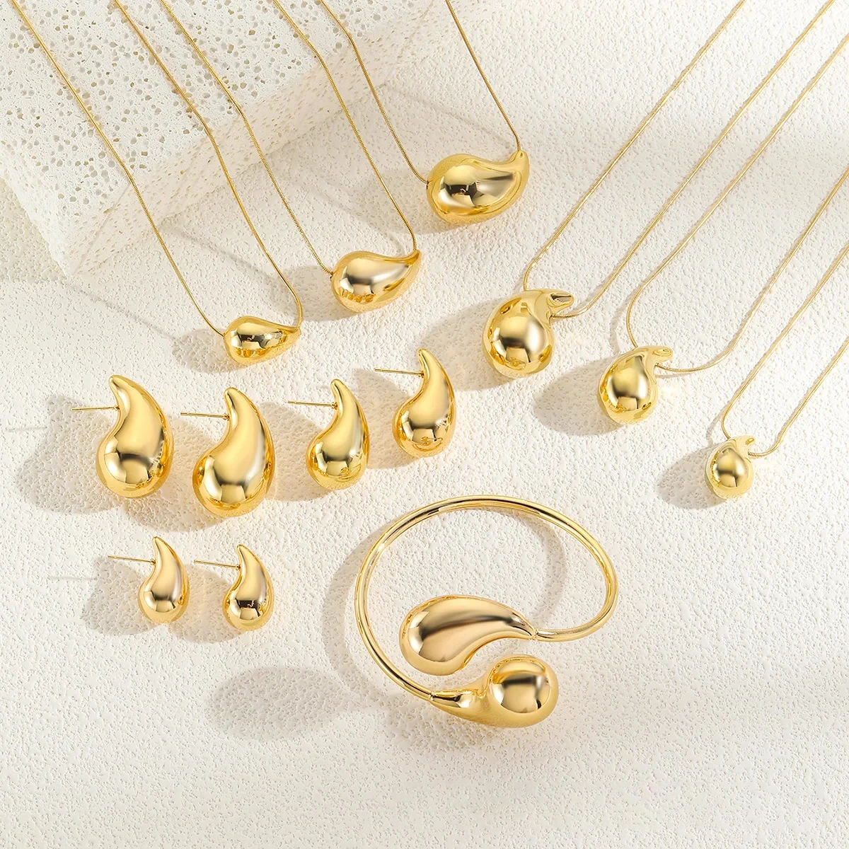 TUES Glossy Waterdrop Jewelry Set for Women - Waterproof 3-Piece Necklace, Earrings & Bracelet Gift Box | Fashion Accessories
TUES Glossy Waterdrop Jewelry Set for Women - Waterproof 3-Piece Necklace, Earrings & Bracelet Gift Box | Fashion Accessories