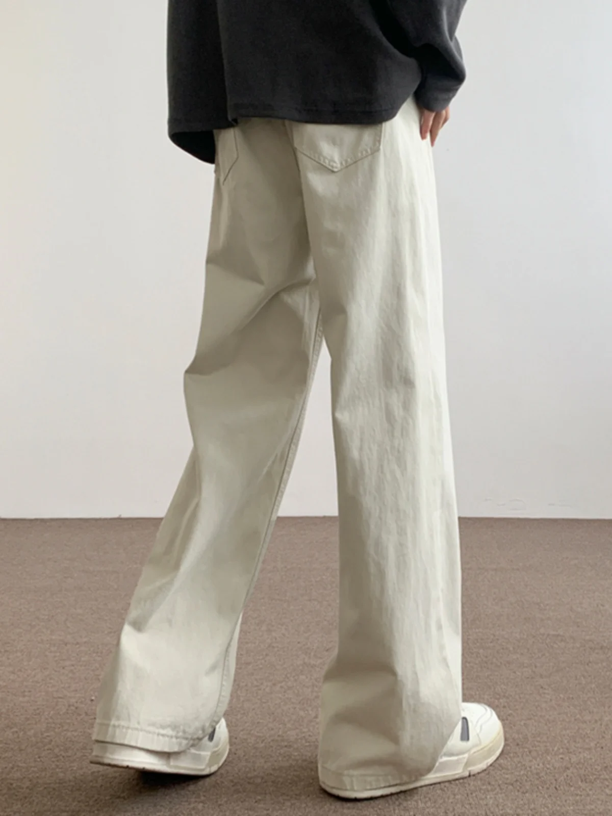 Cleanfit Vintage White Casual Wide Leg Jeans Men's Straight Cut Durable Cotton Trousers Youth Faion Long Pants
Cleanfit Vintage White Casual Wide Leg Jeans Men's Straight Cut Durable Cotton Trousers Youth Faion Long Pants
