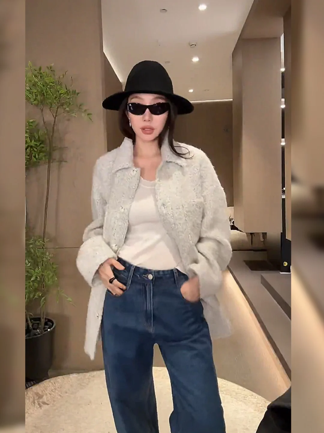 Lihui'er Iceland Tundra High Luxury Wool Tweed ort Jaet Women's Winter Coat Casual Loose Fit Button ket Polyester Fiber
Lihui'er Iceland Tundra High Luxury Wool Tweed ort Jaet Women's Winter Coat Casual Loose Fit Button ket Polyester Fiber