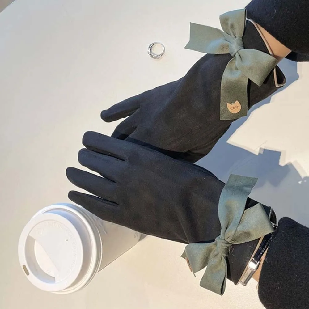 Универсальные плюшевые перчатки с двумя пальцами, мягкие женские варежки с сенсорным экраном, защищающие от холода, теплые утолщенные замшевые перчатки с бантом, уличные
Универсальные плюшевые перчатки с двумя пальцами, мягкие женские варежки с сенсорным экраном, защищающие от холода, теплые утолщенные замшевые перчатки с бантом, уличные
