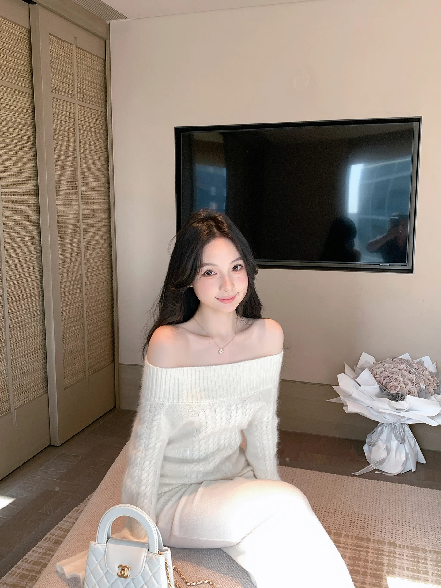 Белый свитер из смешанного меха медведя на одно плечо, женский, в стиле Lazy Fashion, с длинными рукавами, стандартный крой, эксклюзивно онлайн
Белый свитер из смешанного меха медведя на одно плечо, женский, в стиле Lazy Fashion, с длинными рукавами, стандартный крой, эксклюзивно онлайн