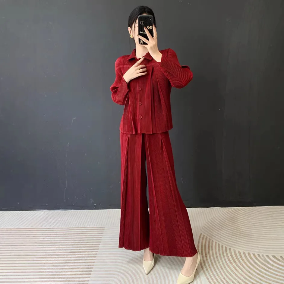 Miyake Pleated 2026 New Summer Suit Women's Simple Commuter Pleated Loose Two-piece Set Casual Senior Wear A Whole Set of Pleat
Miyake Pleated 2026 New Summer Suit Women's Simple Commuter Pleated Loose Two-piece Set Casual Senior Wear A Whole Set of Pleat