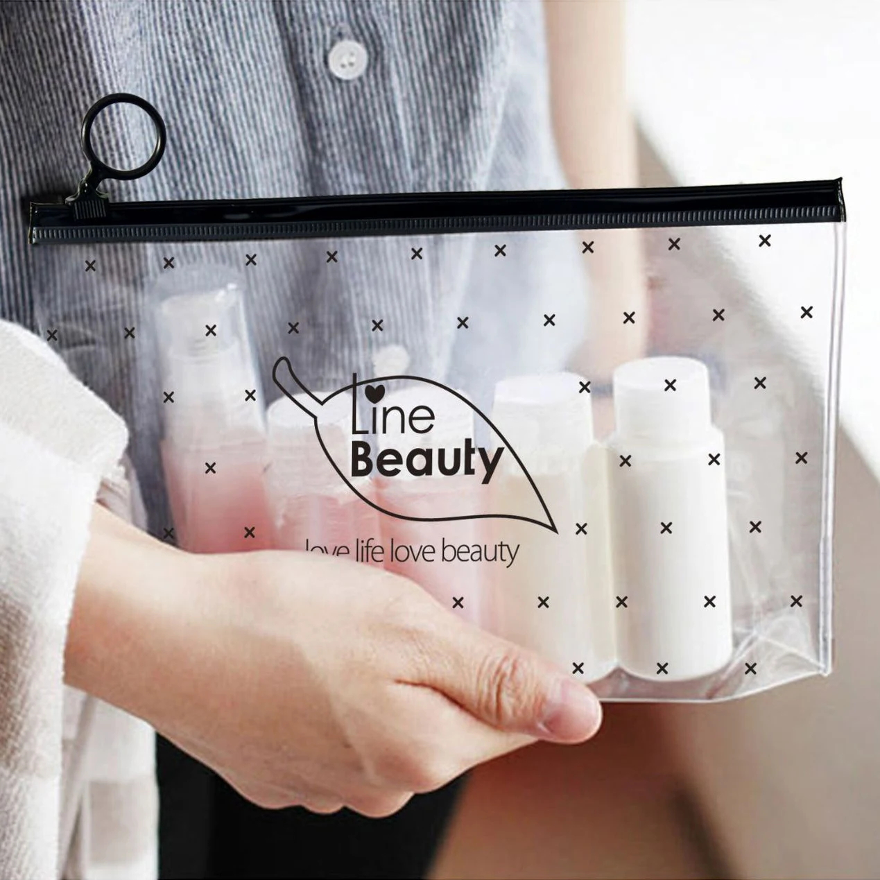 Women Transparent Travel Cosmetic Bags PVC Waterproof Portable Make Up Cases Toiletry Organizer Storage Makeup Wash Pouch Purse
Women Transparent Travel Cosmetic Bags PVC Waterproof Portable Make Up Cases Toiletry Organizer Storage Makeup Wash Pouch Purse