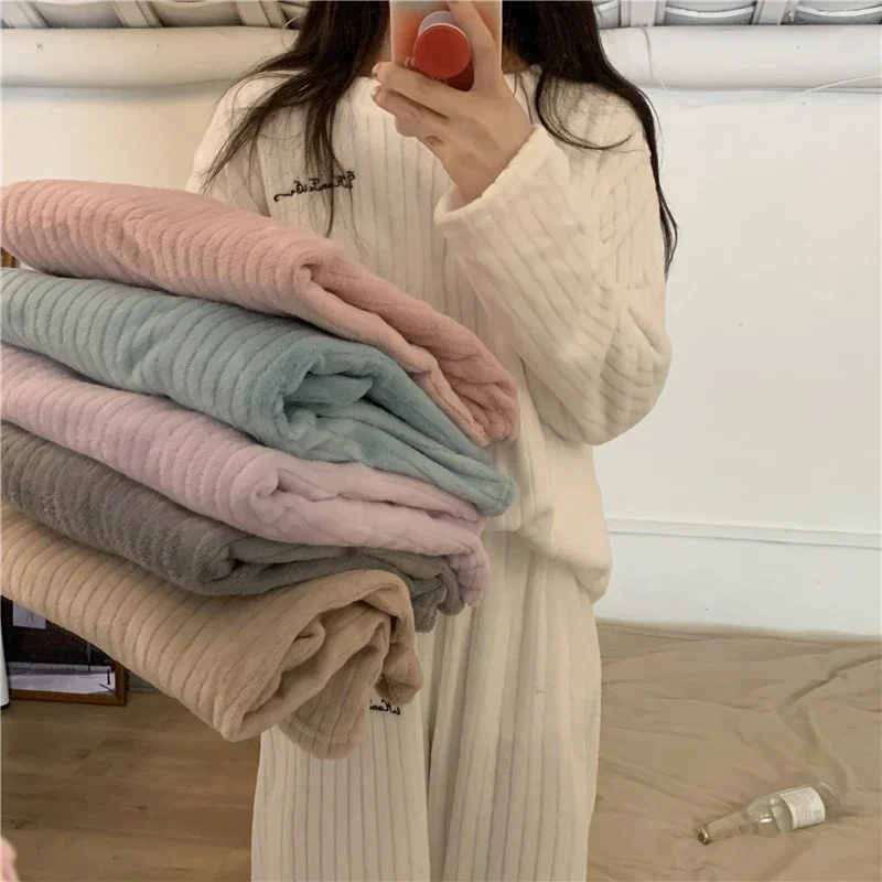 Young Gril Autumn Winter Thicken Flannel Warm Pajamas Set Women Pants Suit Two-piece Coral Velvet Ladies Sleepwear Pajamas Set
Young Gril Autumn Winter Thicken Flannel Warm Pajamas Set Women Pants Suit Two-piece Coral Velvet Ladies Sleepwear Pajamas Set