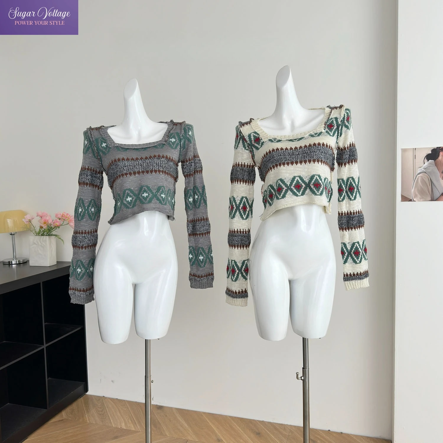 2000-е годы Эстетика Ретро Повседневный стиль Американский свитер с цветными блоками Женский зимний укороченный трикотаж с квадратным вырезом и длинным рукавом Осенний топ
2000-е годы Эстетика Ретро Повседневный стиль Американский свитер с цветными блоками Женский зимний укороченный трикотаж с квадратным вырезом и длинным рукавом Осенний топ