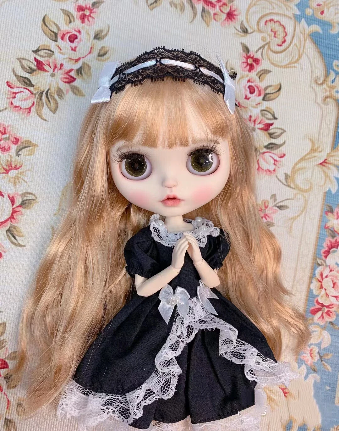 BJD Blythe dress Clothes Black lace skirt Suit For 1/6 30cm Blythe Dolls (Fit for Pullip,Ob24, Licca)
BJD Blythe dress Clothes Black lace skirt Suit For 1/6 30cm Blythe Dolls (Fit for Pullip,Ob24, Licca)
