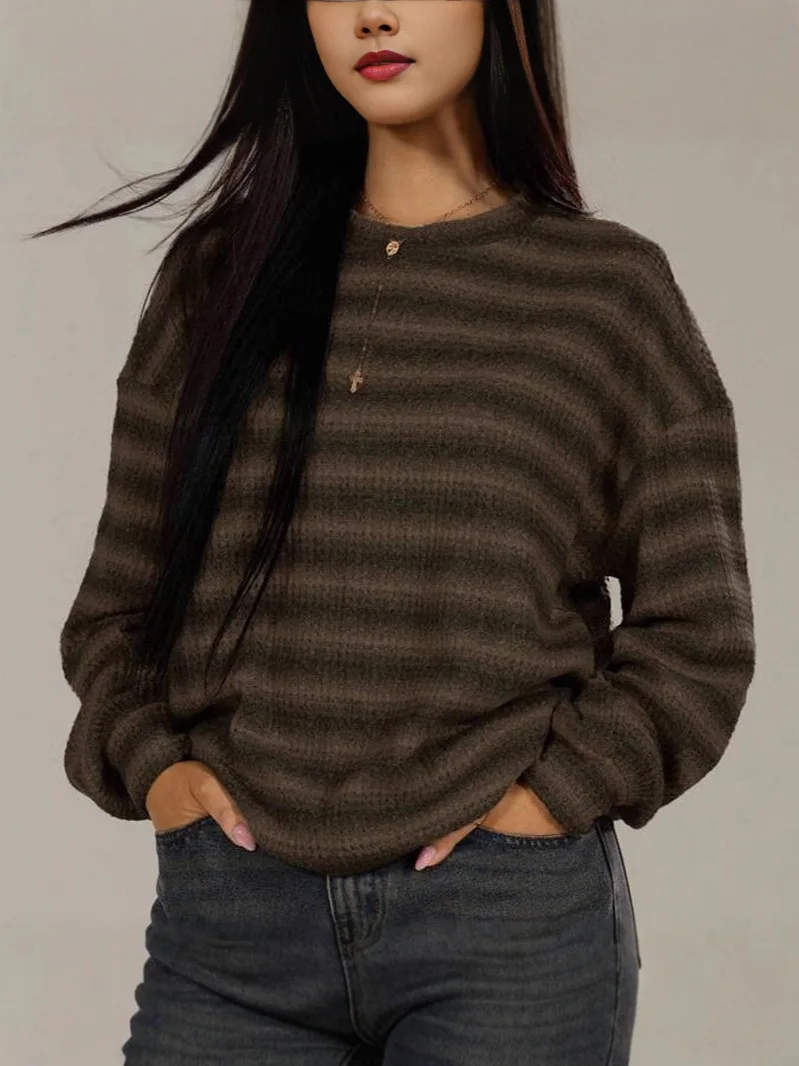 Мужской полосатый свитшот в американском стиле, свободный крой, оверсайз, повседневный пуловер с круглым вырезом, вязаный свитшот с длинными рукавами, расслабленный пуловер
Мужской полосатый свитшот в американском стиле, свободный крой, оверсайз, повседневный пуловер с круглым вырезом, вязаный свитшот с длинными рукавами, расслабленный пуловер