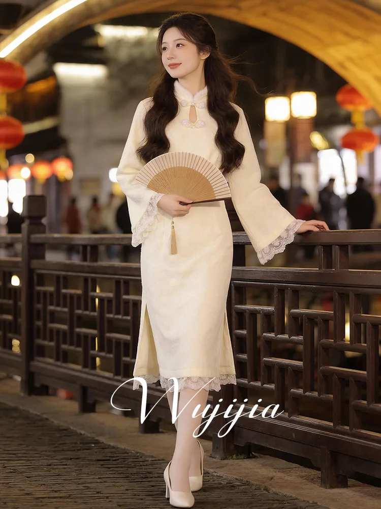 New Chinese Style Large Size Women's Qipao Dress Stand Collar Button up High Waist Long Sleeve A-Line Skirt Commute Style
New Chinese Style Large Size Women's Qipao Dress Stand Collar Button up High Waist Long Sleeve A-Line Skirt Commute Style