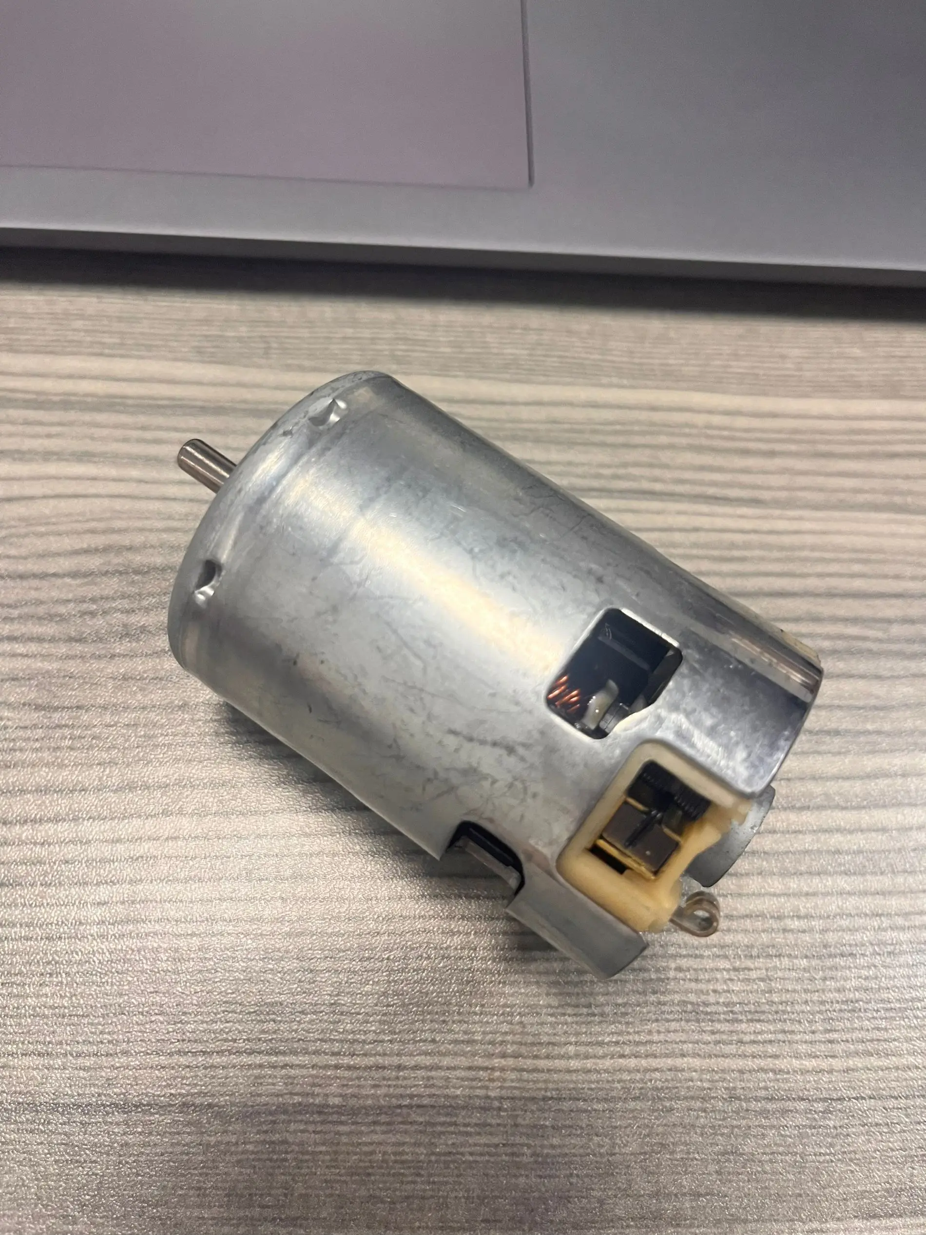 MABUCHI RT-8B7WA-A011 48MM RS-887 Motor DC 12V 14.4V 18V 18000RPM High Speed Power Electric Motor Front Ball Bearing 5mm Shaft
MABUCHI RT-8B7WA-A011 48MM RS-887 Motor DC 12V 14.4V 18V 18000RPM High Speed Power Electric Motor Front Ball Bearing 5mm Shaft