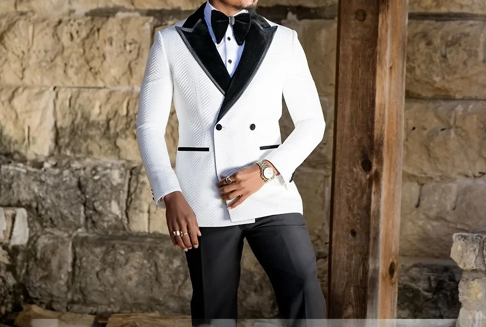 Exquisite Men Suit 3pcs White Herringbone Peak Lapel Blazer Black Vest Pants Tailored Fit for Wedding Banquet Dance Party Tuxedo
Exquisite Men Suit 3pcs White Herringbone Peak Lapel Blazer Black Vest Pants Tailored Fit for Wedding Banquet Dance Party Tuxedo
