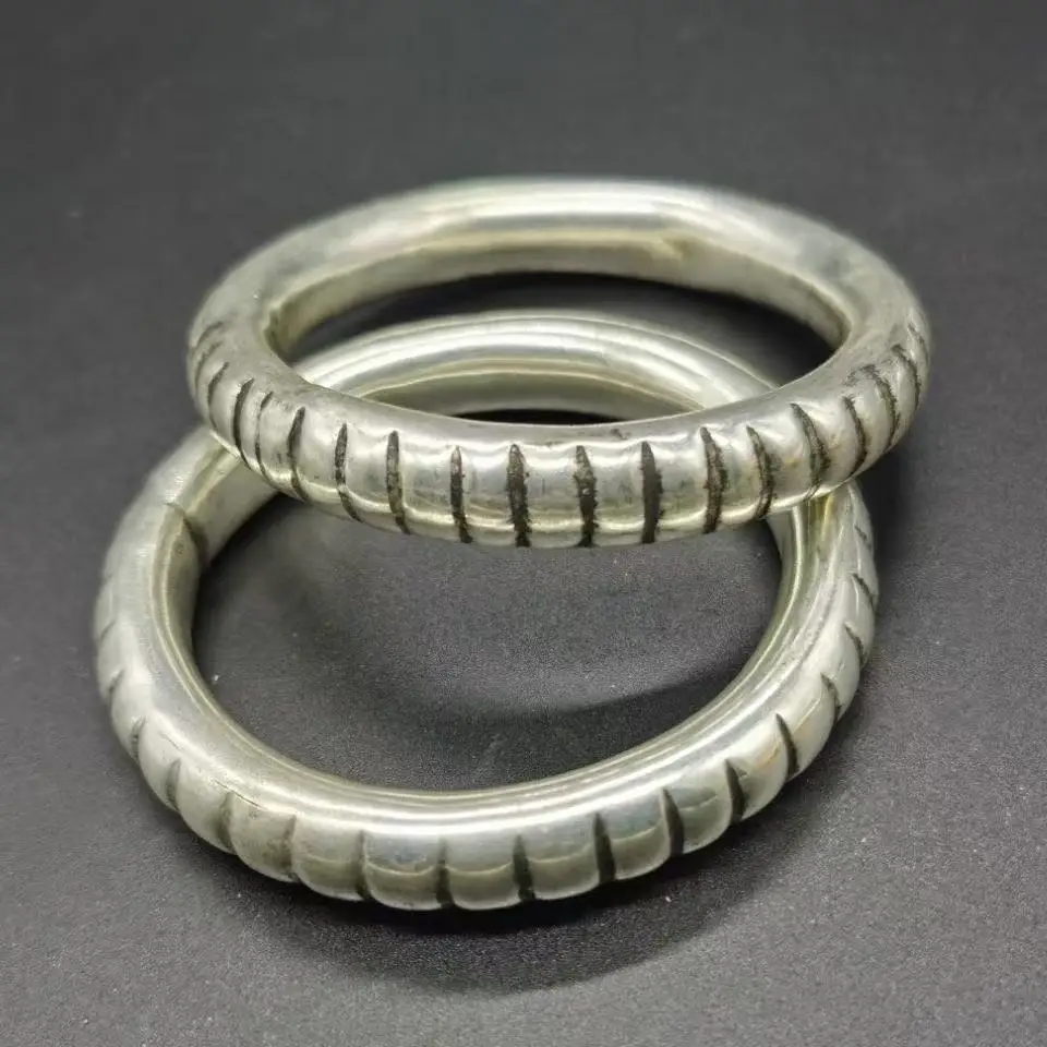 Handmade ethnic style traditional craft silver bracelet fashionable and exquisite gift
Handmade ethnic style traditional craft silver bracelet fashionable and exquisite gift