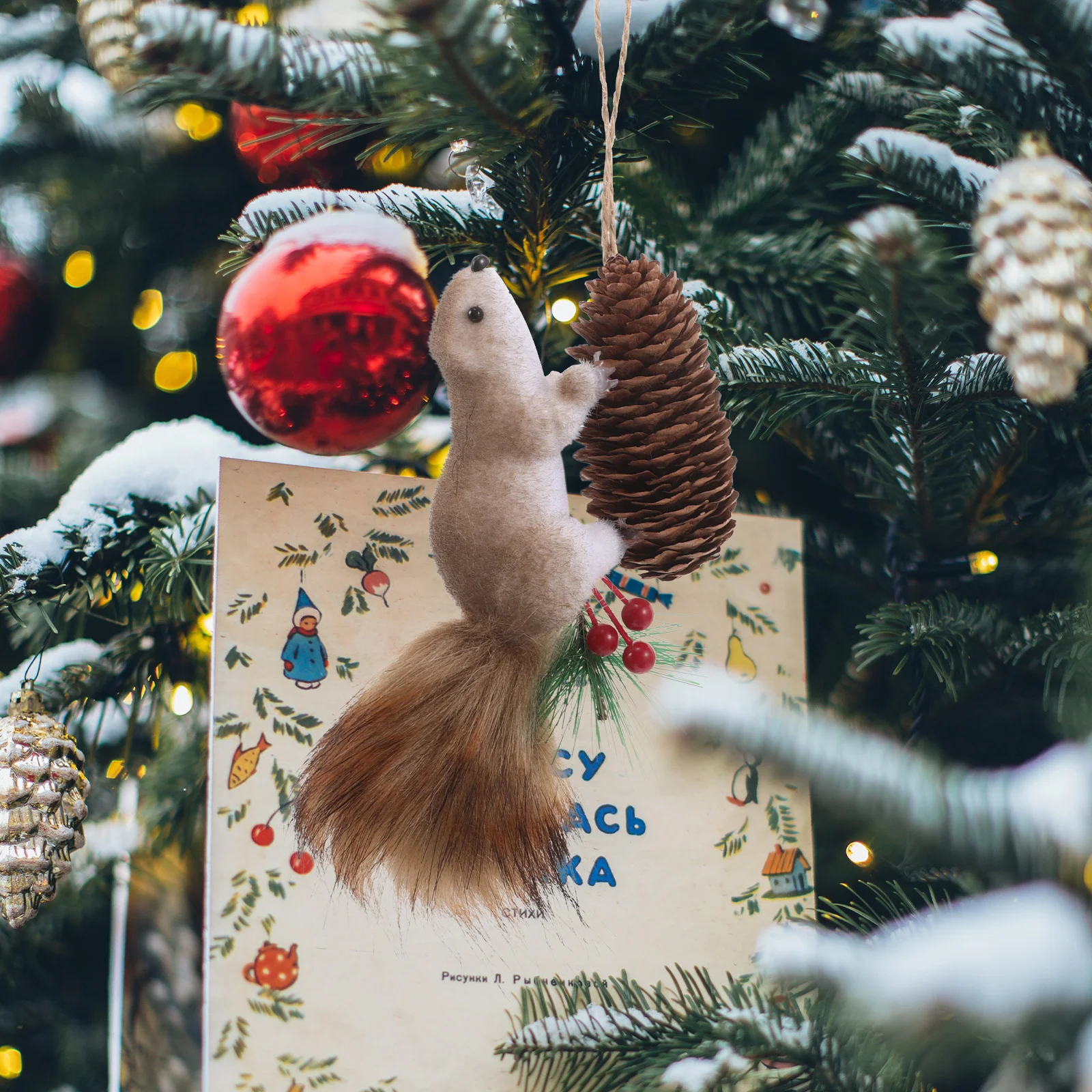 2Pcs Squirrel Hanging Ornament Simulation Christmas Tree Charm Lightweight Home Party Holiday Decoration Squirrel Pendant
2Pcs Squirrel Hanging Ornament Simulation Christmas Tree Charm Lightweight Home Party Holiday Decoration Squirrel Pendant