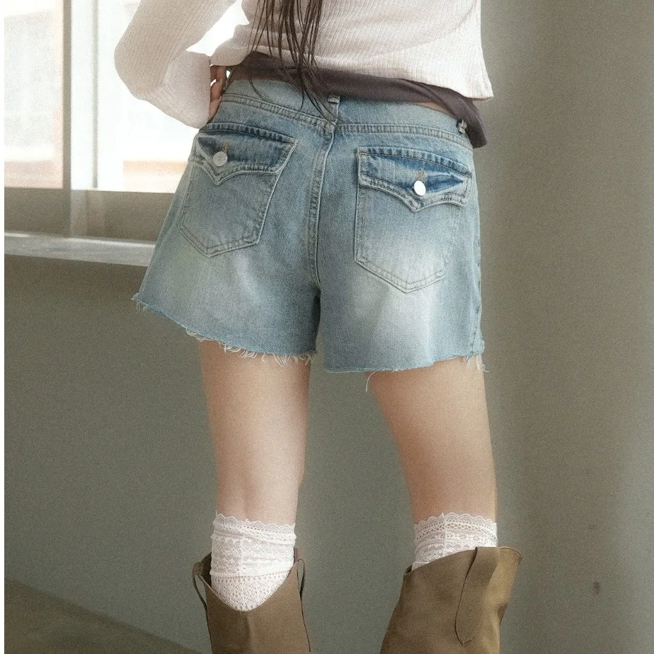 Summer 2026 Casual High Waist Denim Shorts Women's Fashion Pocket Detail Korean Style Chic Popular Recommended Slimming Shorts
Summer 2026 Casual High Waist Denim Shorts Women's Fashion Pocket Detail Korean Style Chic Popular Recommended Slimming Shorts