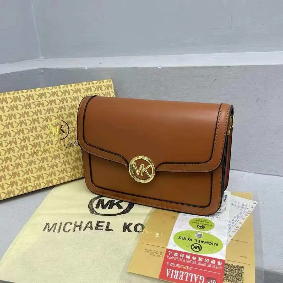 Michael Kors Jet Set Travel Print Women's Crossbody Bag, classic popular retro women's shoulder crossbody bag, made of high-qual
Michael Kors Jet Set Travel Print Women's Crossbody Bag, classic popular retro women's shoulder crossbody bag, made of high-qual