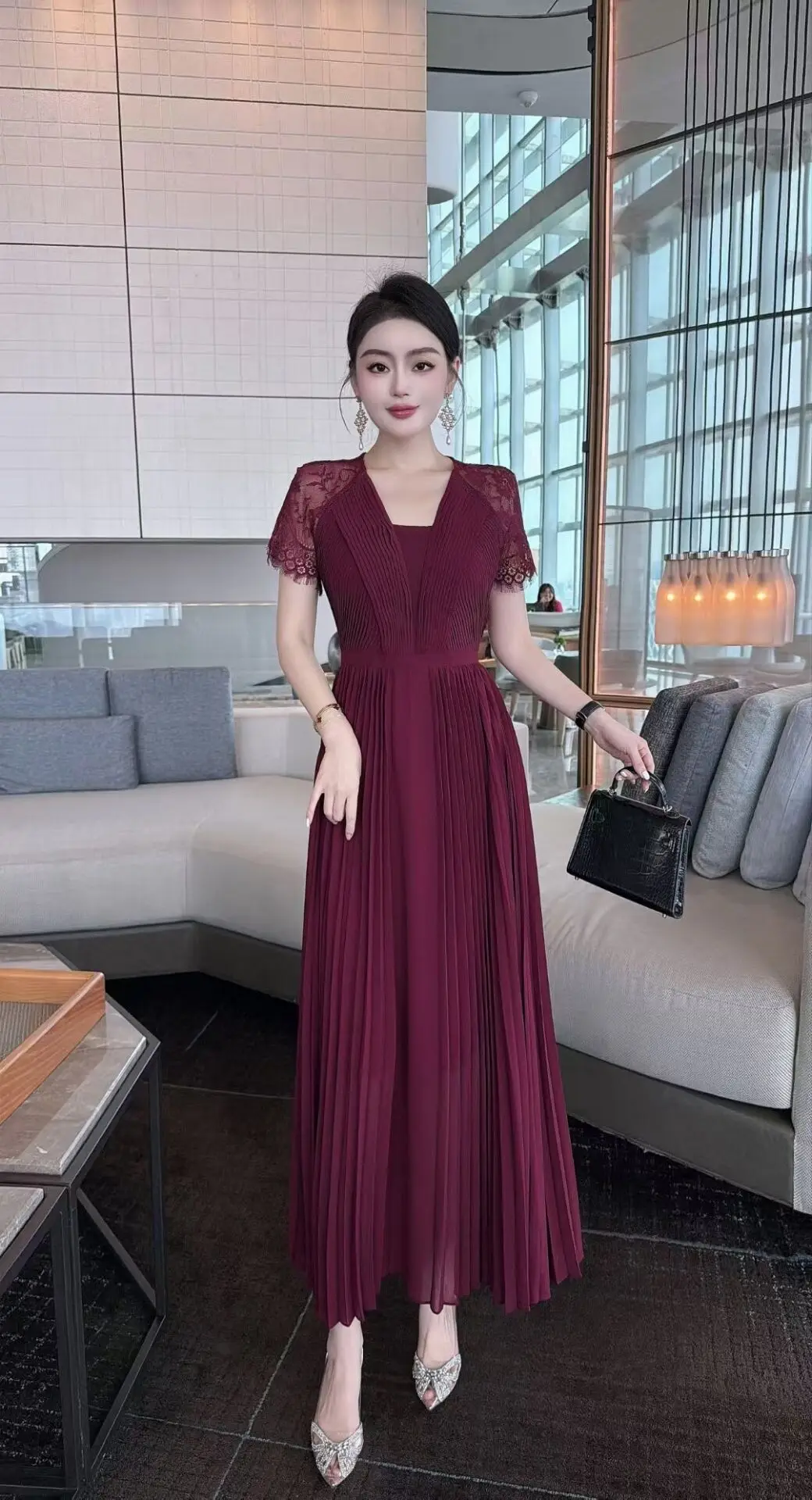 XXXL Long Dress 2025 Summer High Quality Evening Party Women Sexy Tulle Lace Patchwork Short Sleeve Wine Red Black Pleated Dress
XXXL Long Dress 2025 Summer High Quality Evening Party Women Sexy Tulle Lace Patchwork Short Sleeve Wine Red Black Pleated Dress