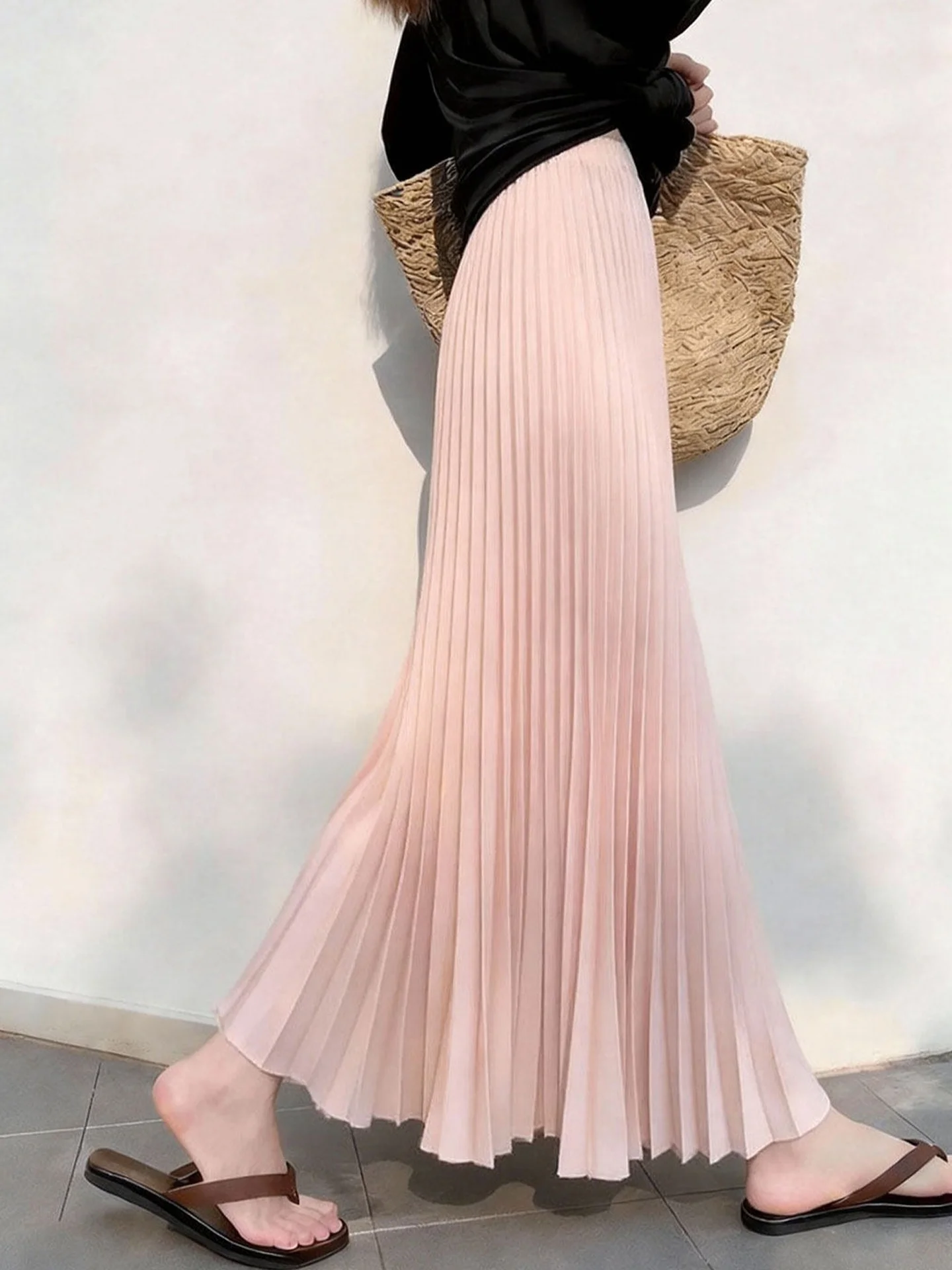 Elegant High Waist Pleated Skirt Women's Fashion Spring Summer Korean Style Drapey Midi Skirt Versatile Princess Style Skirt
Elegant High Waist Pleated Skirt Women's Fashion Spring Summer Korean Style Drapey Midi Skirt Versatile Princess Style Skirt