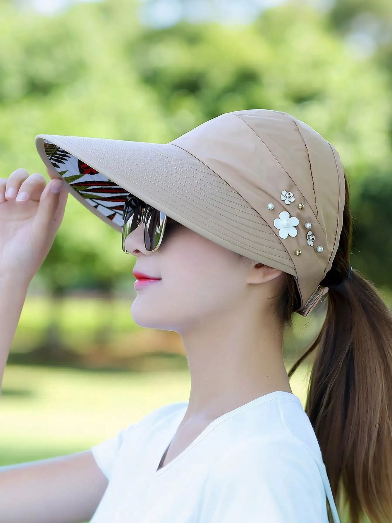 1 Piece Summer Hat For Women, Korean Version, New Outdoor Empty Top Hat, Travel Sun Protection Sun Hat, Foldable Sun Hat
1 Piece Summer Hat For Women, Korean Version, New Outdoor Empty Top Hat, Travel Sun Protection Sun Hat, Foldable Sun Hat