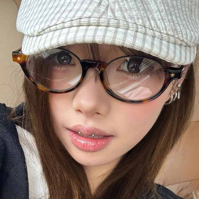Y2K Oval Half-Bottom Women Eyeglasses Cool Retro Glasses Anti Blue Light Computer Reading Spectacles Fashion Eyewear Accessories
Y2K Oval Half-Bottom Women Eyeglasses Cool Retro Glasses Anti Blue Light Computer Reading Spectacles Fashion Eyewear Accessories