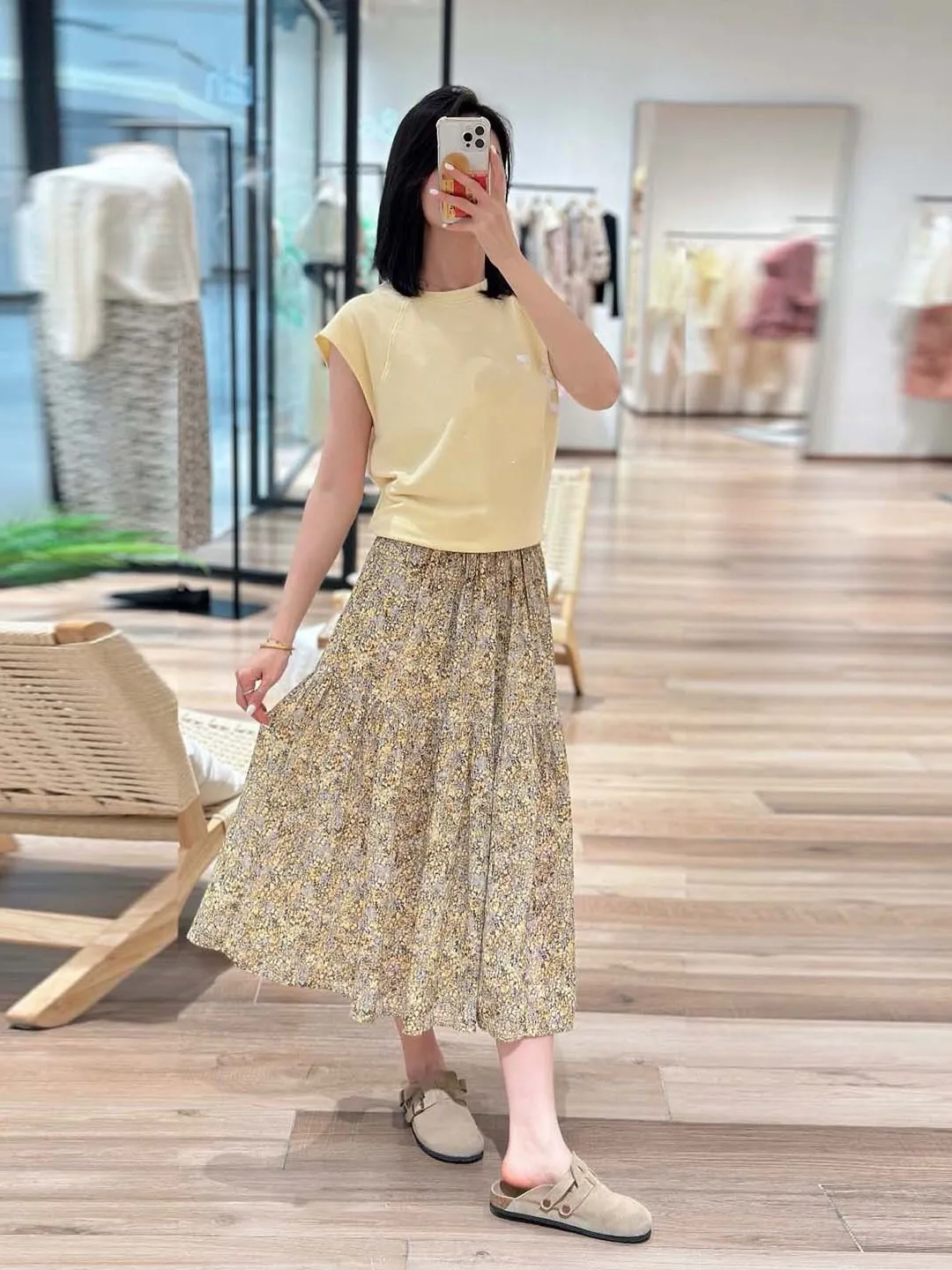 Deep V Neck Cotton Floral Print Skirt Yellow Casual Lazy Style French Southwestern Small Golden Cup Half Length Skirt
Deep V Neck Cotton Floral Print Skirt Yellow Casual Lazy Style French Southwestern Small Golden Cup Half Length Skirt