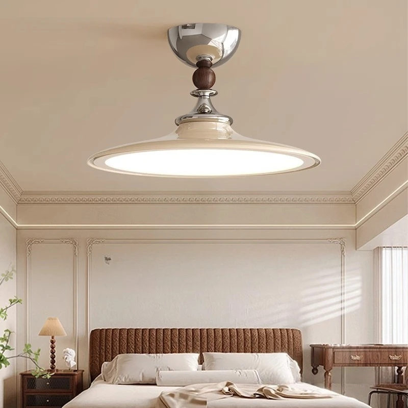 Vintage cream-style bedroom ceiling lamp, vintage designer creative chess player full-spectrum eye protection
Vintage cream-style bedroom ceiling lamp, vintage designer creative chess player full-spectrum eye protection