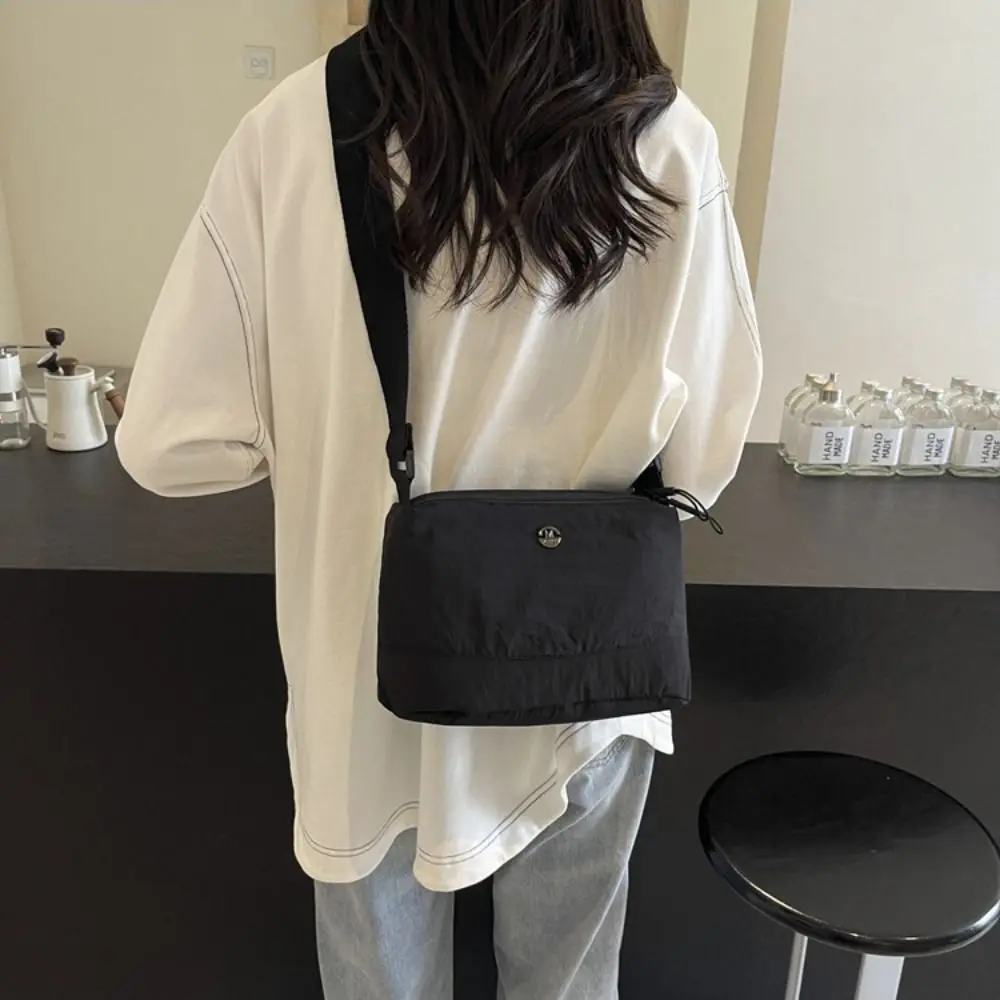 Multi-functional Nylon Crossbody Bag Niche Design Korean Style Waterproof Shoulder Bag Solid Color Zipper Small Phone Bag Women
Multi-functional Nylon Crossbody Bag Niche Design Korean Style Waterproof Shoulder Bag Solid Color Zipper Small Phone Bag Women