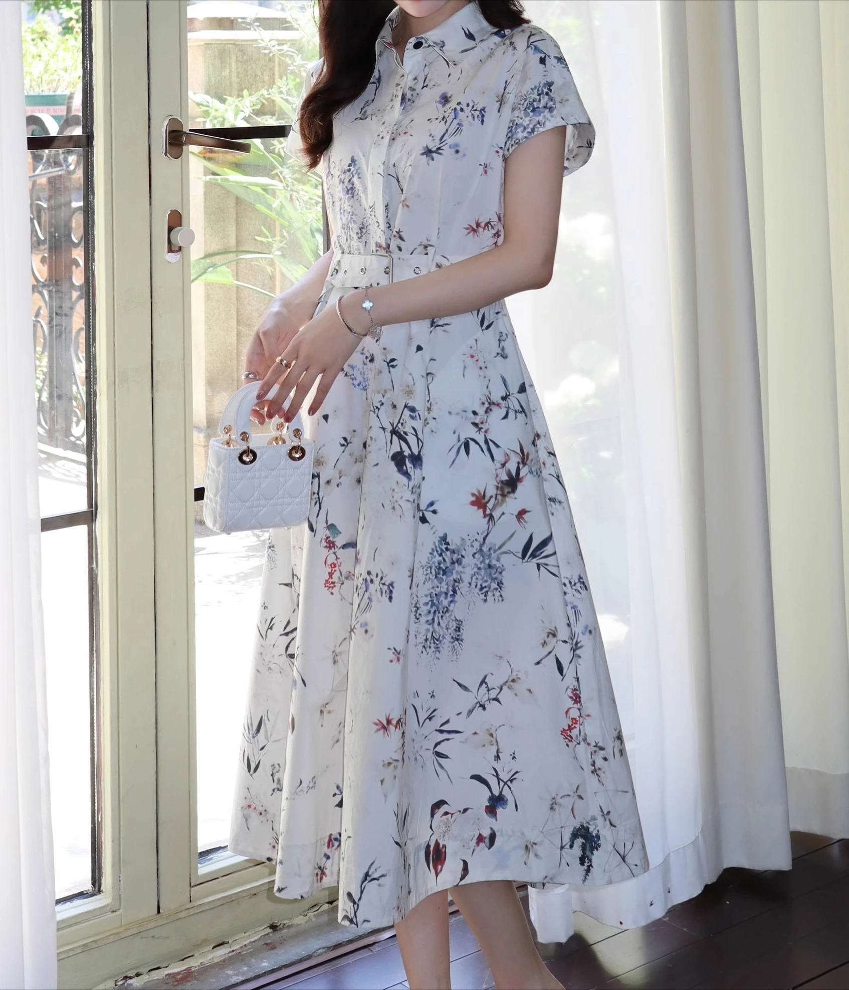 Apricot Print Turn-down Neck Dress Women with Sashes Sleeveless Streetwear Elegant Vestidos Bodycon Summer Cloth Lady
Apricot Print Turn-down Neck Dress Women with Sashes Sleeveless Streetwear Elegant Vestidos Bodycon Summer Cloth Lady
