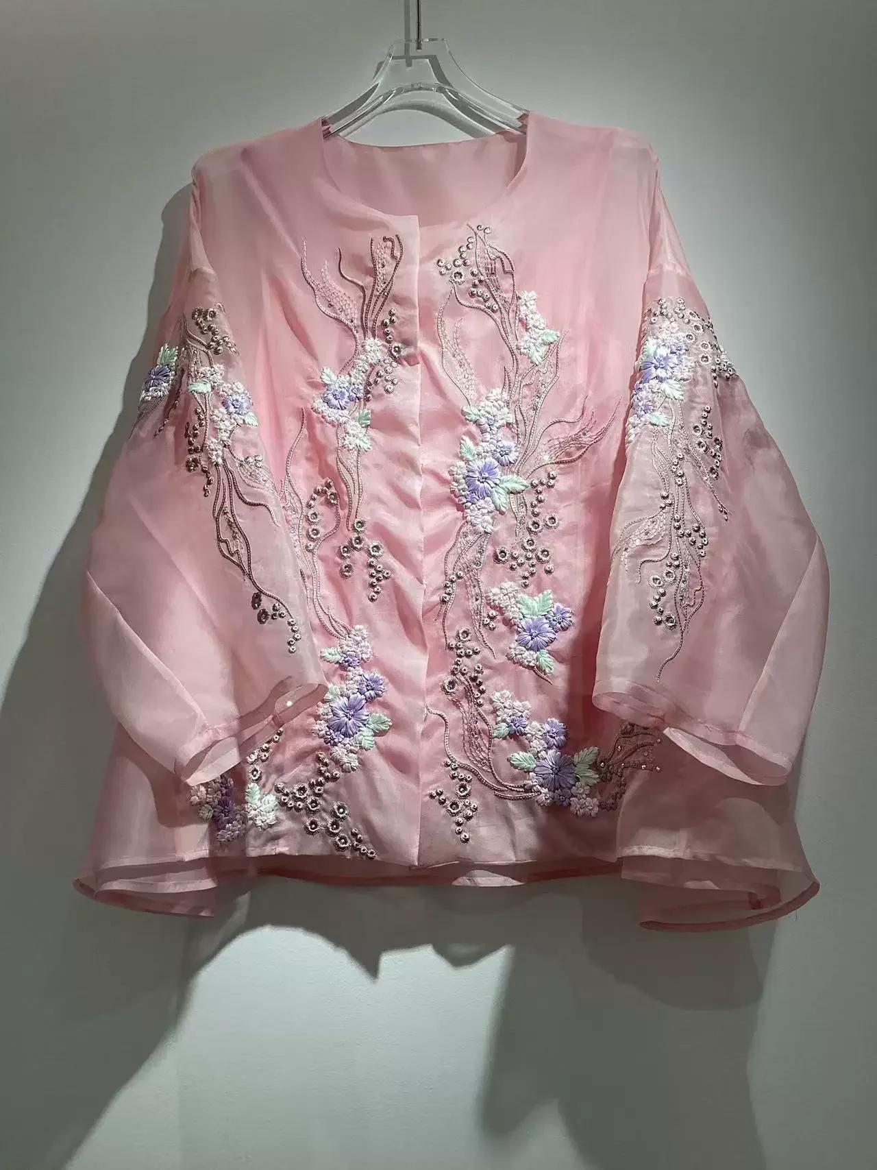 Top Quality Women's Pink Silk Organza Coat Fashion O Neck Luxury Flowers Embroidered Loose Beige Jacket
Top Quality Women's Pink Silk Organza Coat Fashion O Neck Luxury Flowers Embroidered Loose Beige Jacket