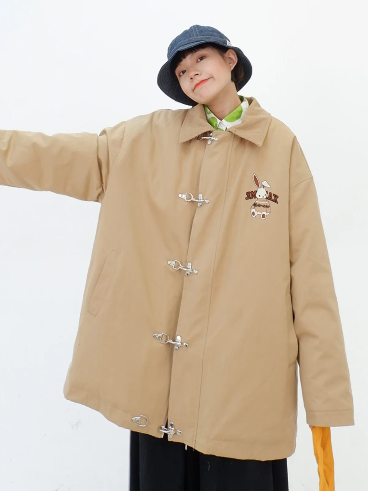 Rabbit Embroidered Collar Cotton Coat for Women 2023 Winter New Loose Fit BF Retro Cotton Jacket Fashion
Rabbit Embroidered Collar Cotton Coat for Women 2023 Winter New Loose Fit BF Retro Cotton Jacket Fashion