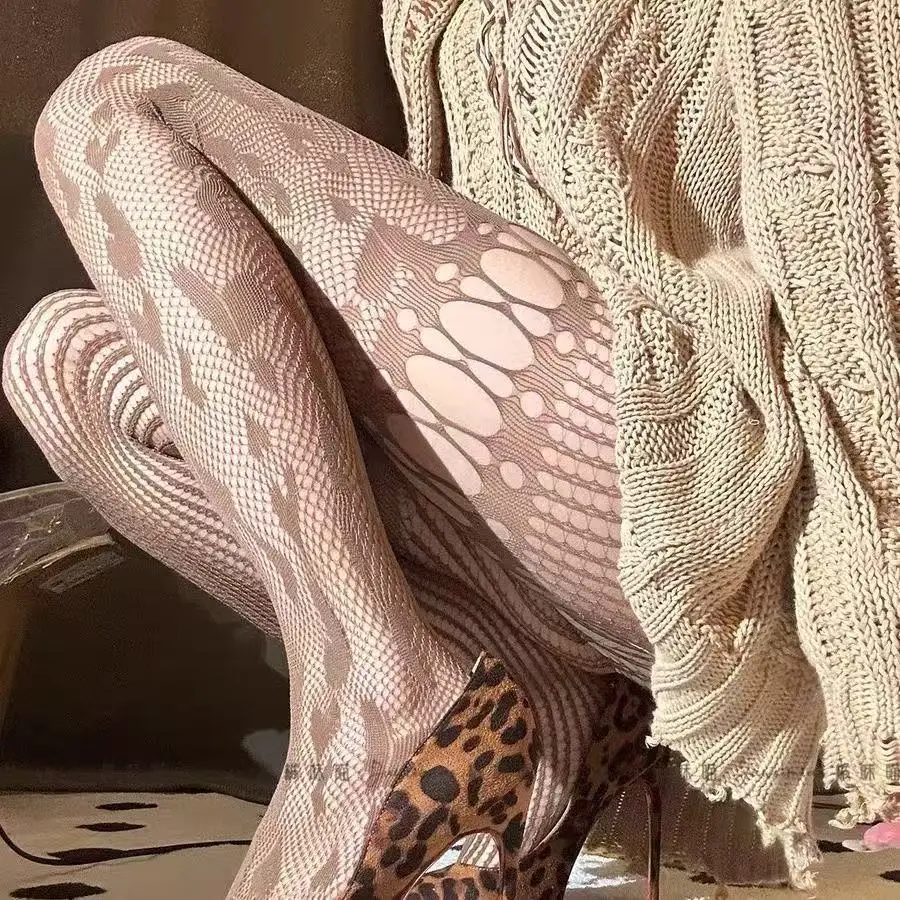 2025 Y2K Sexy Irregular Lace Fishnet Tights - Cut-out Mesh Sheer Stockings, Stretch Comfort, Viral TikTok Fashion Trend
2025 Y2K Sexy Irregular Lace Fishnet Tights - Cut-out Mesh Sheer Stockings, Stretch Comfort, Viral TikTok Fashion Trend