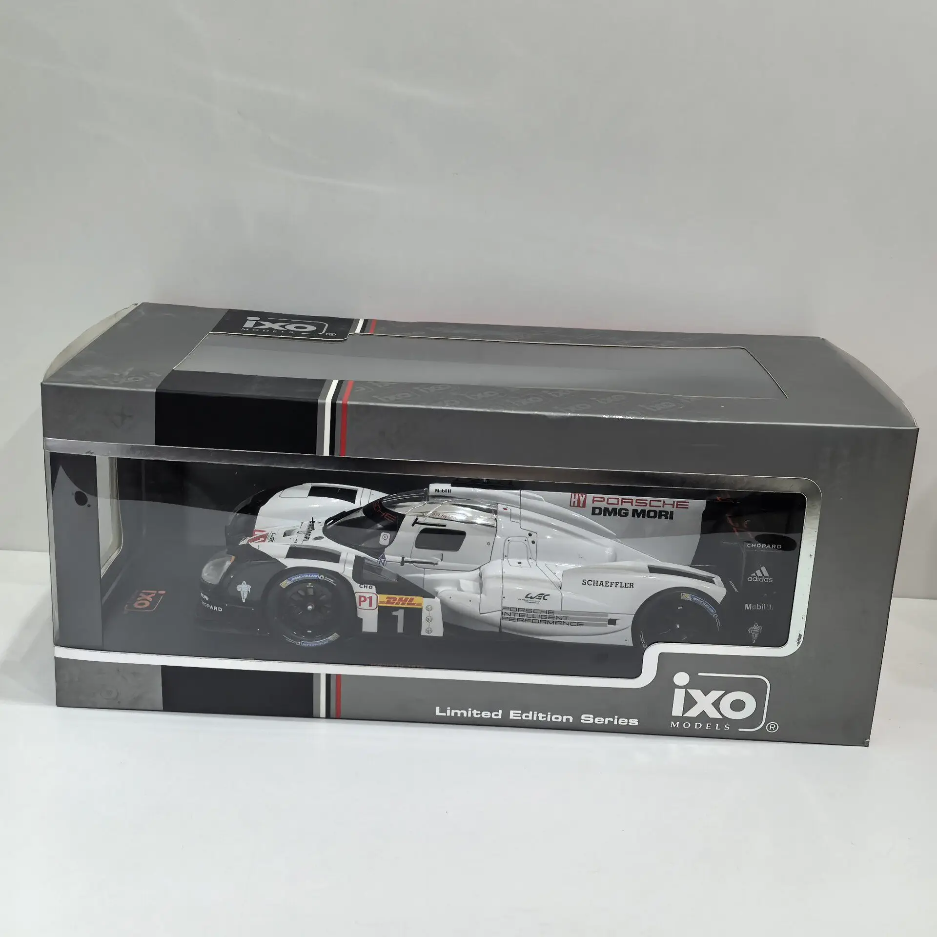 Diecast IXO 1/18 Scale PORSCHE 919 Hybrid 2017 # 1 Racing W3 Alloy Car Model
Diecast IXO 1/18 Scale PORSCHE 919 Hybrid 2017 # 1 Racing W3 Alloy Car Model