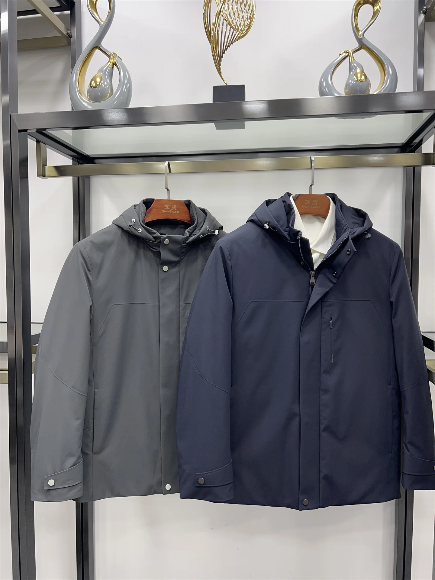 Мужская уличная пуховая куртка Non-Saints с отстегивающимся меховым капюшоном, ветрозащитная, теплая, стандартного кроя, для зимы, повседневная
Мужская уличная пуховая куртка Non-Saints с отстегивающимся меховым капюшоном, ветрозащитная, теплая, стандартного кроя, для зимы, повседневная