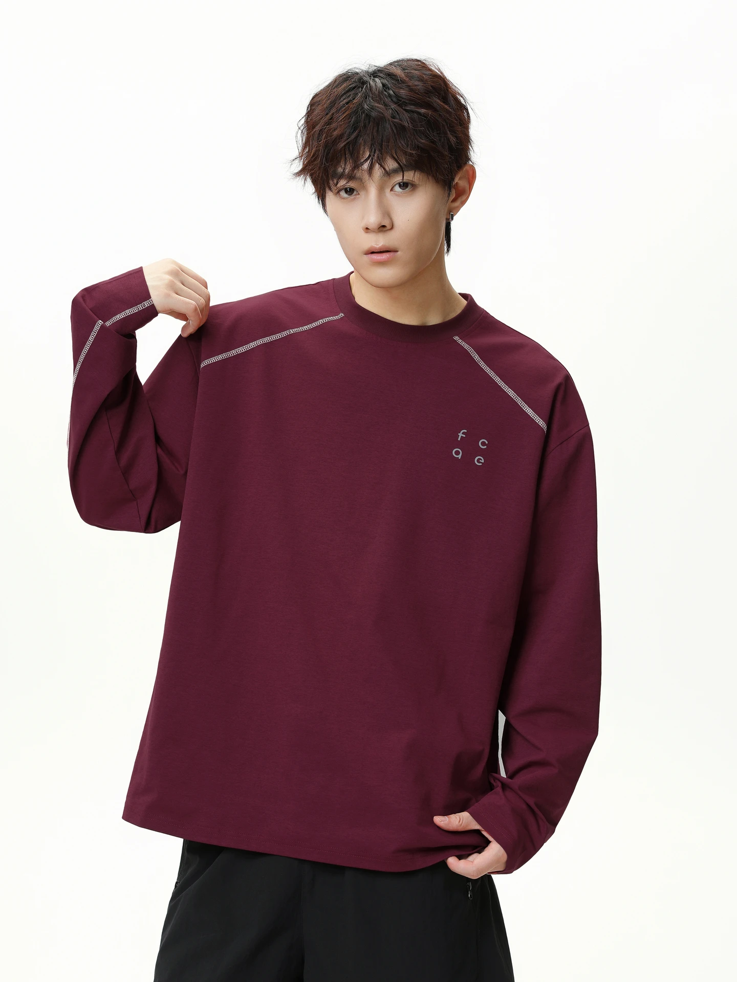 Яркая линия контрастного цвета, быстросохнущая мужская и женская модная брендовая свободная и универсальная футболка с длинными рукавами
Яркая линия контрастного цвета, быстросохнущая мужская и женская модная брендовая свободная и универсальная футболка с длинными рукавами