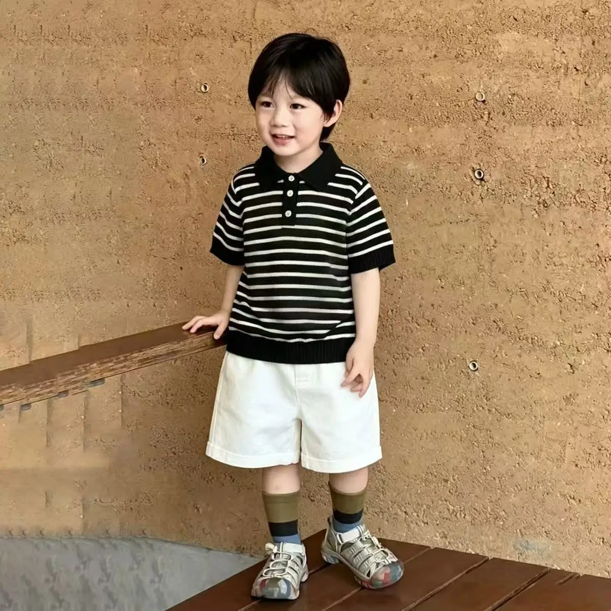 Boys Summer Thin Clothes Set 2026 New Arrival Korean Fashion Ice Silk Breathable Stripe Shorts Sleeve Shirt Shorts Suit
Boys Summer Thin Clothes Set 2026 New Arrival Korean Fashion Ice Silk Breathable Stripe Shorts Sleeve Shirt Shorts Suit