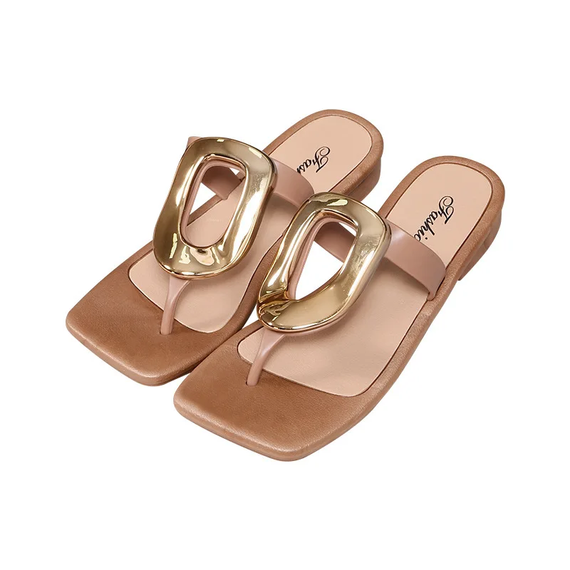 Square head open-toed flip-flops new spring and summer women's outer wear fashionable versatile toe casual metal buckle slippers
Square head open-toed flip-flops new spring and summer women's outer wear fashionable versatile toe casual metal buckle slippers
