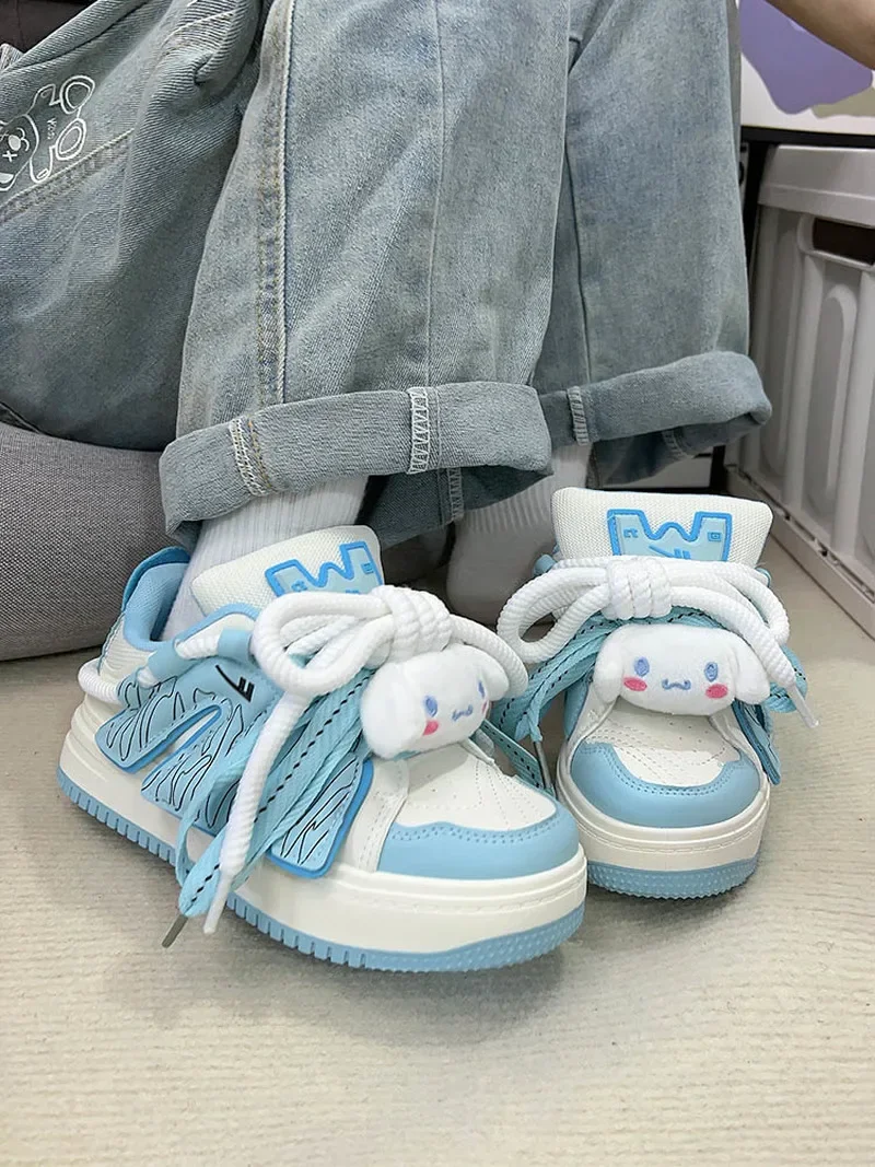 Sanrio Huili Новая женская обувь Cinnamoroll Kuromi Милая доска обувь мультфильм универсальная обувь Студенческая спортивная обувь подарки для девочек
Sanrio Huili Новая женская обувь Cinnamoroll Kuromi Милая доска обувь мультфильм универсальная обувь Студенческая спортивная обувь подарки для девочек