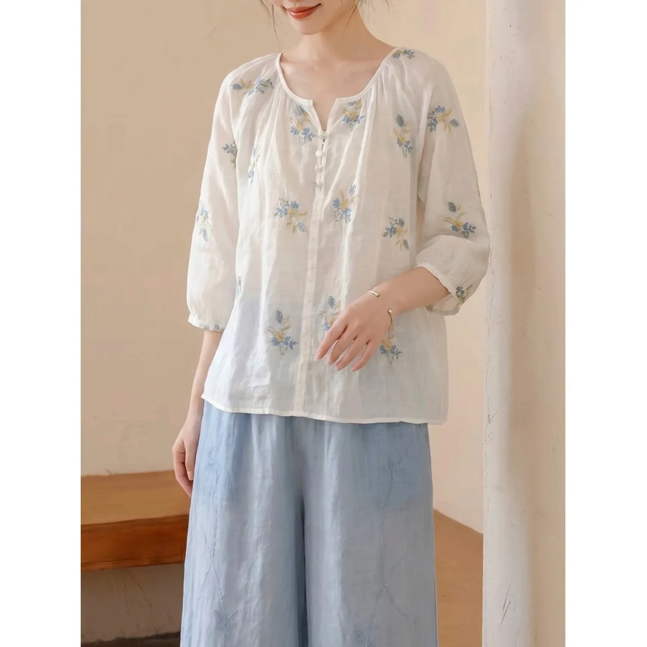 Women's plus Size Cotton Linen Base Shirt round Neck Short Sleeve Top T-shirt Summer New Arrival Comfortable Breathable
Women's plus Size Cotton Linen Base Shirt round Neck Short Sleeve Top T-shirt Summer New Arrival Comfortable Breathable