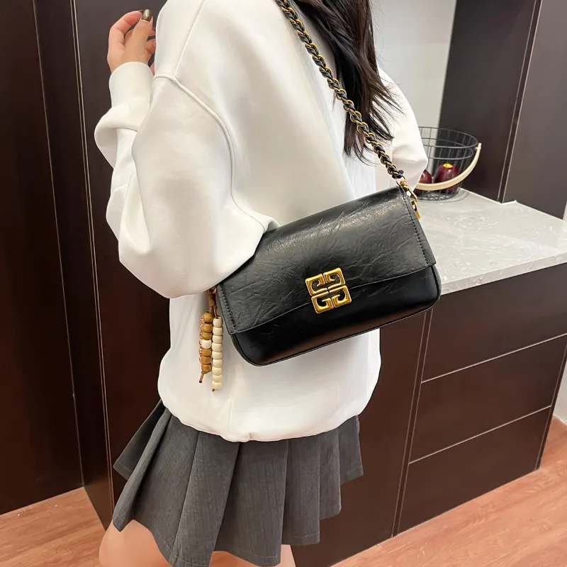 Elegant Women Crossbody Bag Small Leatherette Bag with Zipper Closure for Daily Use
Elegant Women Crossbody Bag Small Leatherette Bag with Zipper Closure for Daily Use