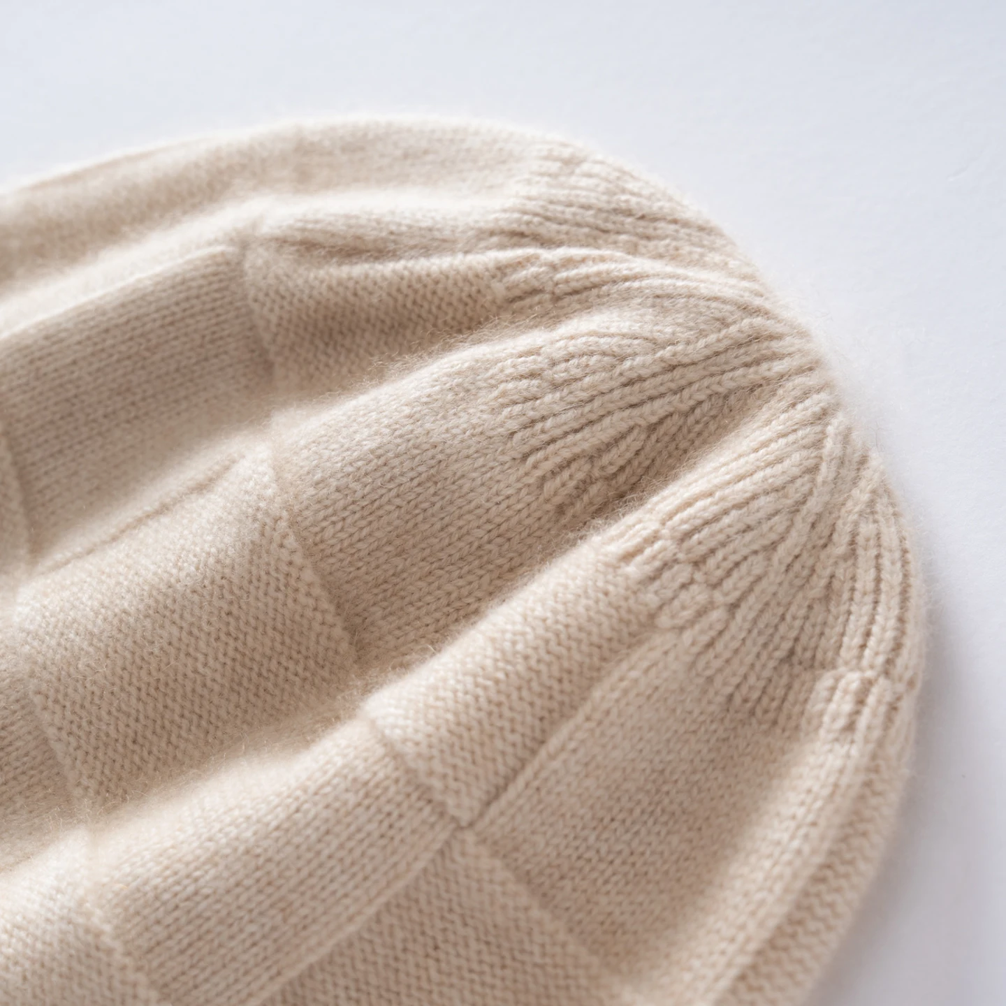 Universal Knitted Flanged Hat 100% Cashmere Warm Winter Fashionable Solid Color Woolen Cap for Men And Women
Universal Knitted Flanged Hat 100% Cashmere Warm Winter Fashionable Solid Color Woolen Cap for Men And Women