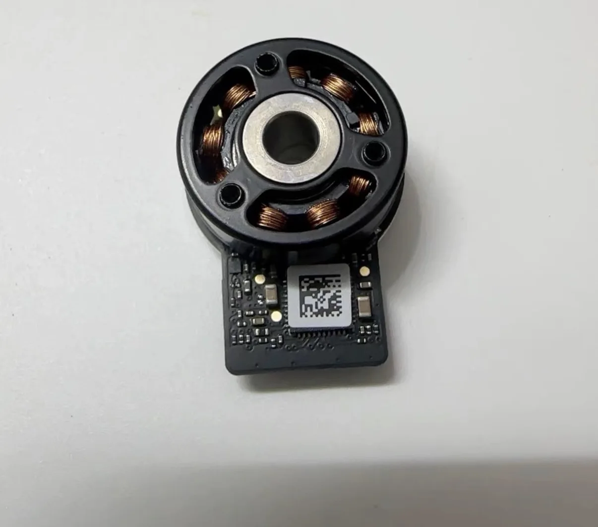 Genuine Gimbal Y Motor for Drone Air 3 Camera, Fully Tested Performance, Durable Replacement Component, Special Sale for Russia
Genuine Gimbal Y Motor for Drone Air 3 Camera, Fully Tested Performance, Durable Replacement Component, Special Sale for Russia