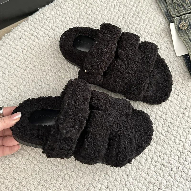 Thick Soled One-Piece Wearing Hairy Shoes for Women, New Style with Added Velvet for Warmth, Anti Slip,open Toed Flat Slippers
Thick Soled One-Piece Wearing Hairy Shoes for Women, New Style with Added Velvet for Warmth, Anti Slip,open Toed Flat Slippers