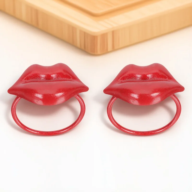 2Pcs Lip Shaped Napkin Rings Dining Table Decor Exquisite Valentine's Day Themed Napkin Holders for Home Restaurant Festival
2Pcs Lip Shaped Napkin Rings Dining Table Decor Exquisite Valentine's Day Themed Napkin Holders for Home Restaurant Festival