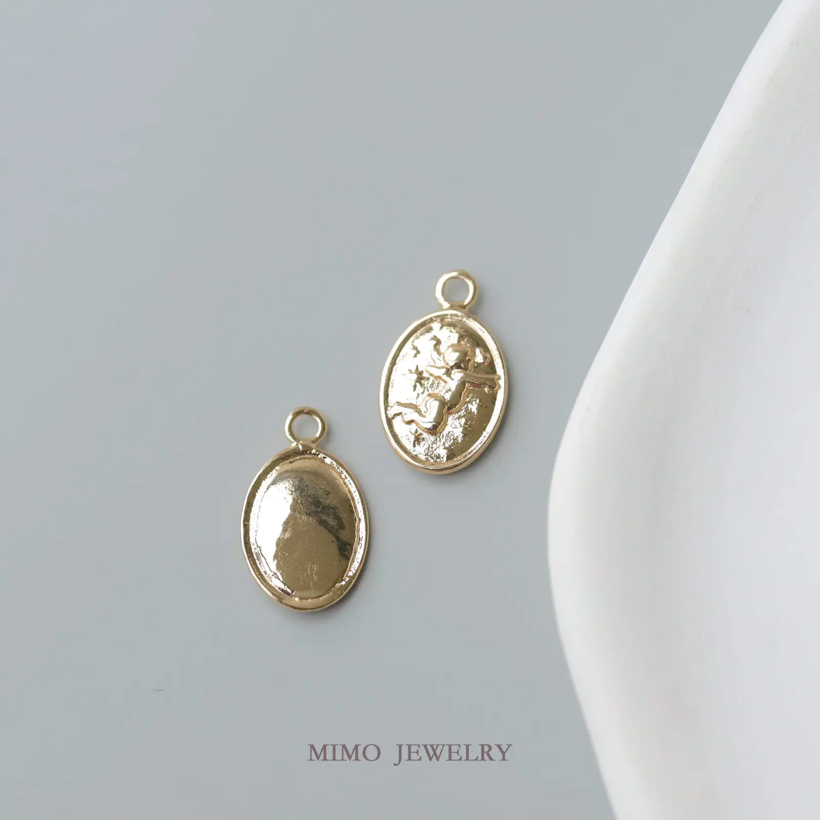 1 шт. медный позолоченный двусторонний овальный кулон в виде ангела-музы для изготовления ювелирных изделий, аксессуары для браслетов своими руками
1 шт. медный позолоченный двусторонний овальный кулон в виде ангела-музы для изготовления ювелирных изделий, аксессуары для браслетов своими руками