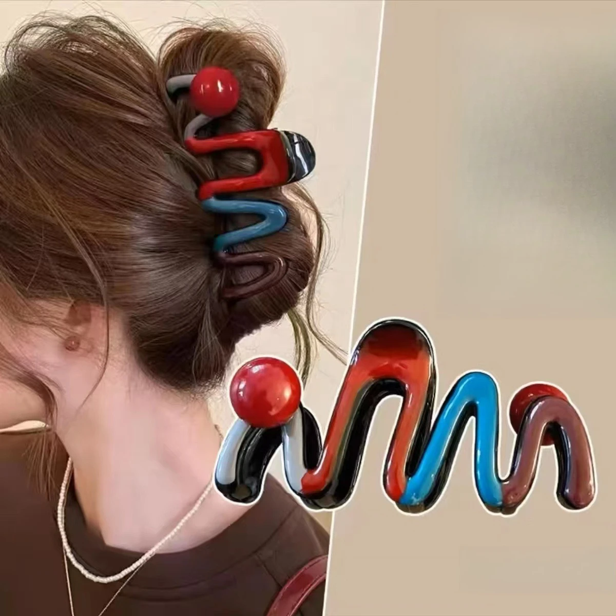 Wave pearl grab clip, female back of head, high hair volume, disc hair, shark clip, high-end hairpin headdress
Wave pearl grab clip, female back of head, high hair volume, disc hair, shark clip, high-end hairpin headdress