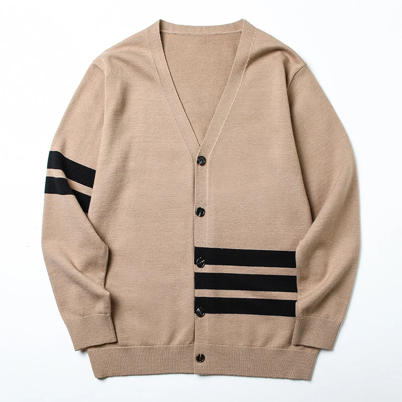 Hot Selling Luxury Quality Men's Knitted Cardigan New Arrival V-Neck Soft Double Stripe Jacquard Coat Autumn Business Menswear
Hot Selling Luxury Quality Men's Knitted Cardigan New Arrival V-Neck Soft Double Stripe Jacquard Coat Autumn Business Menswear